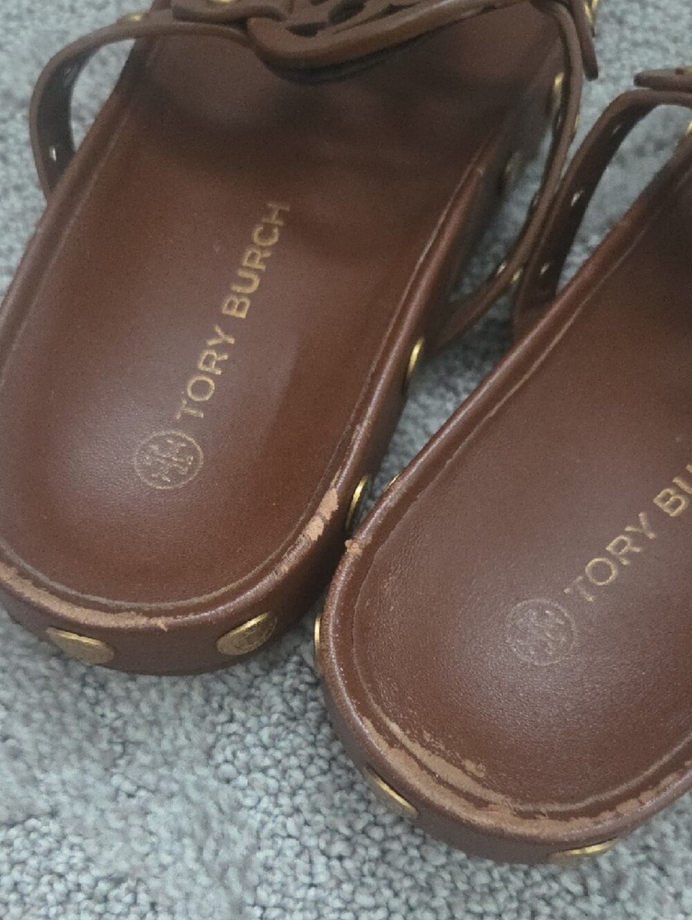 Tory Burch Brown Coin Cloud Logo Thong Sandals - Picture 5 of 8